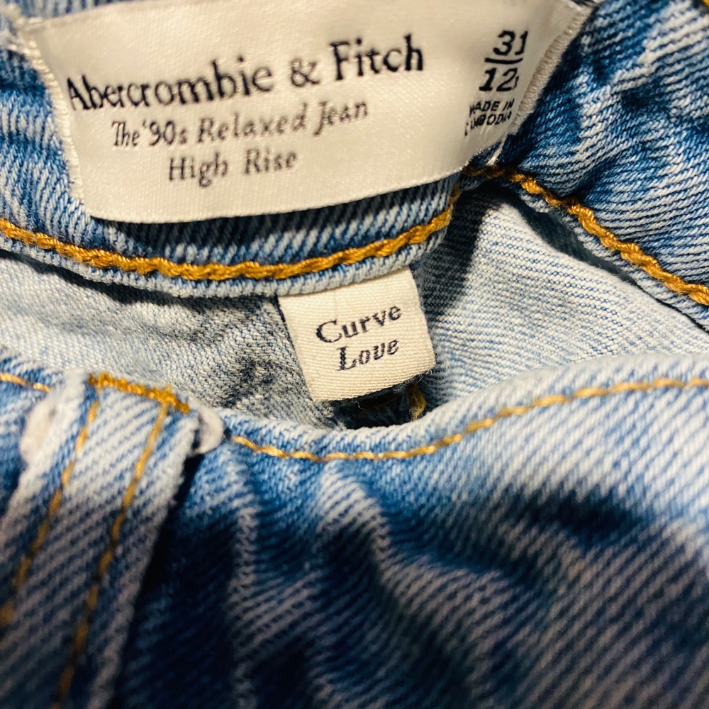 Abercrombie & Fitch Curve Love The 90s Relaxed Jean High Rise Light Wash 31 12 - Picture 4 of 7
